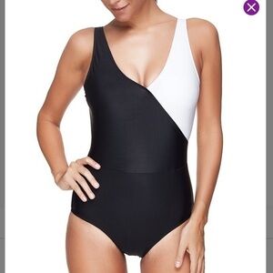 NWT-Black & White One-Piece Swimsuit🌞